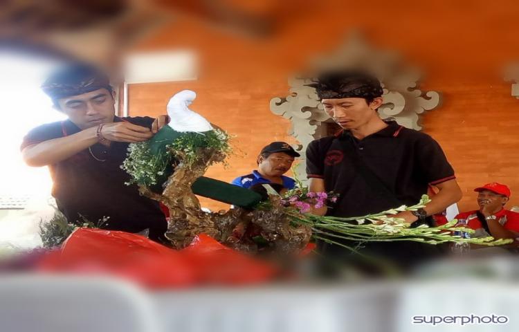 Lomba Merangkai Bunga serangkaian HUT Mangupura ke-9 Tahun 2018 di Petang